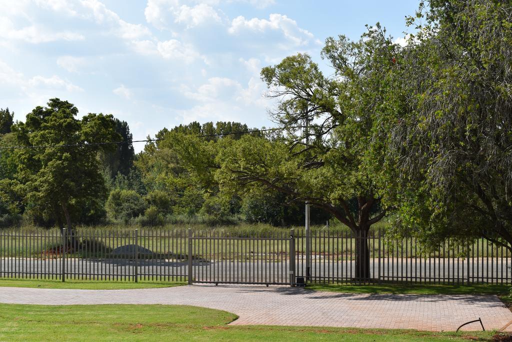 Goedgedacht Guestrooms Potchefstroom Luaran gambar